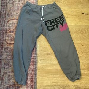 Free city sweatpants